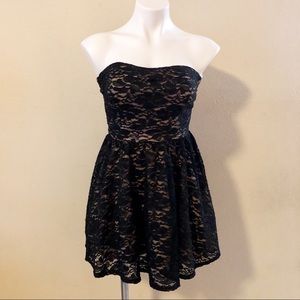 A’gaci Black lace sleeveless dress